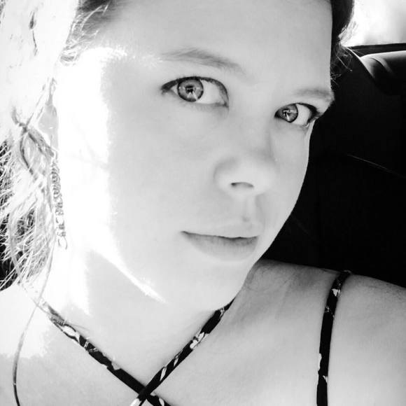 Meet your Posher, Megan - Picture 1 of 1